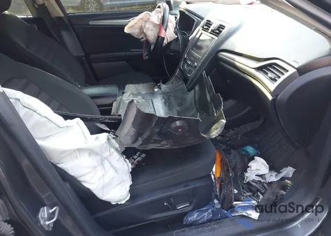 2019 Ford Fusion Se z USA, uszkodzony, nr VIN 3FA6P0T90KR213796